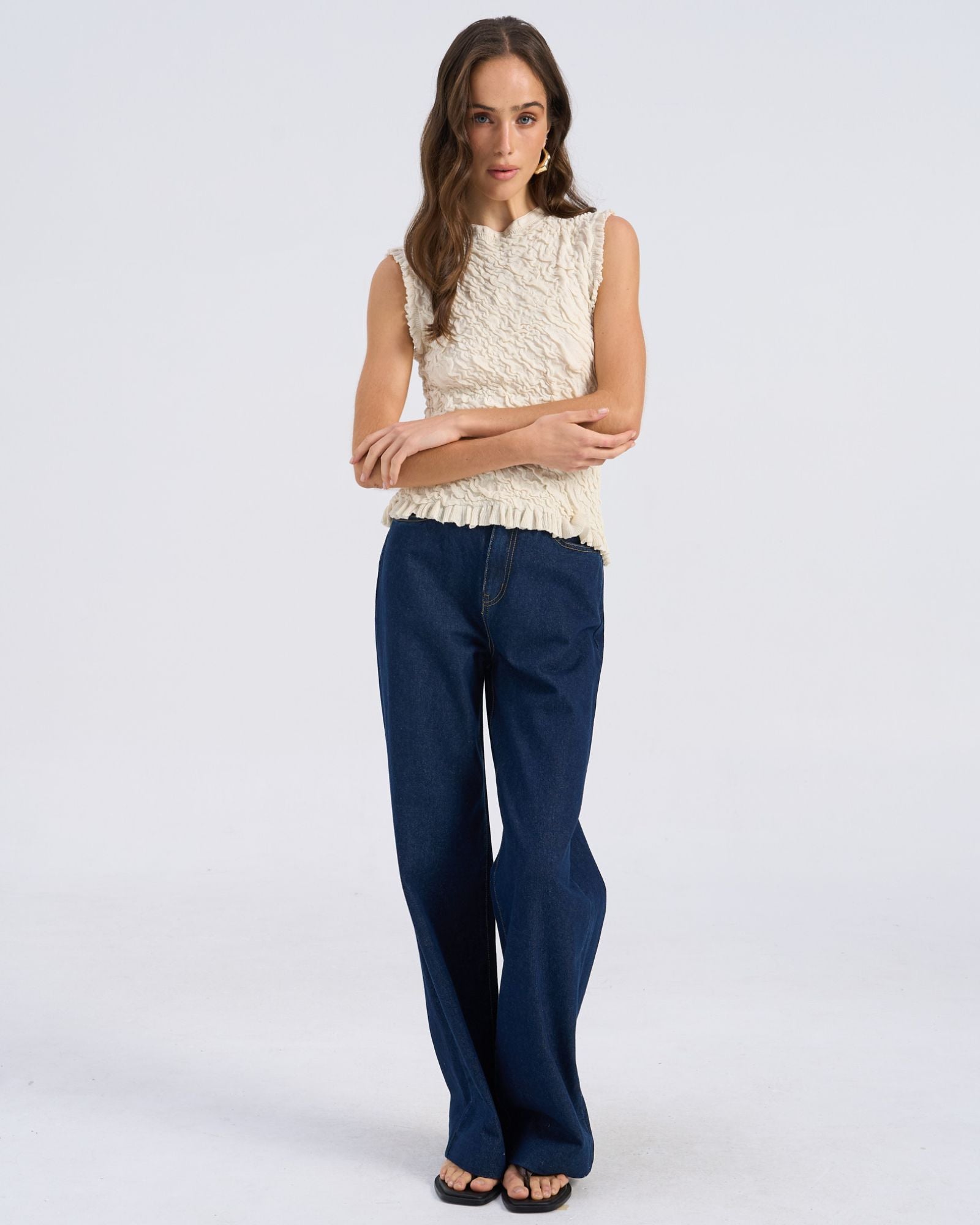 AWSTORMI TEXTURED SLEEVELESS TOP